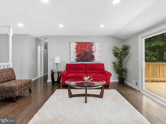 5th image of 4112 Landgreen St