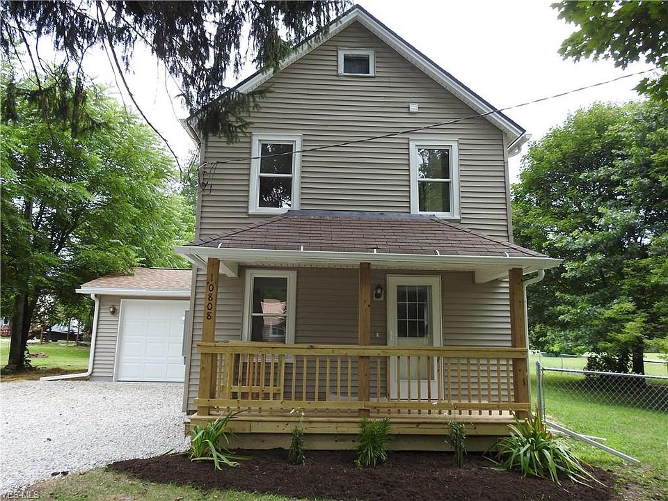 1st image of 10808 Forest St