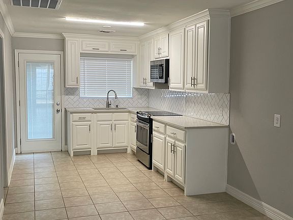 3rd image of 8110 Gibbs Dr