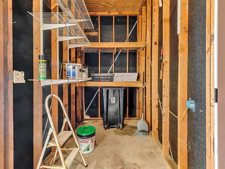 1354 Rogers Rd — Photo 12