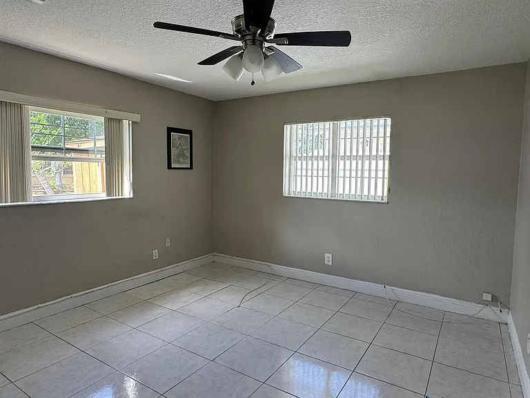 2180 NW 93rd Ave — Photo 7