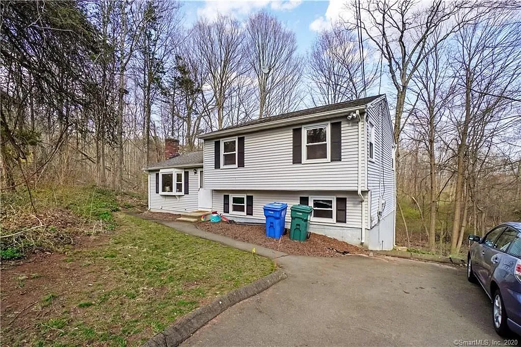Building Photo - 33 Greenes Ridge Rd