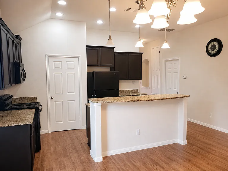 13009 Ring Dr — Photo 5