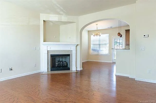 209 Spring Gardens Dr — Photo 5