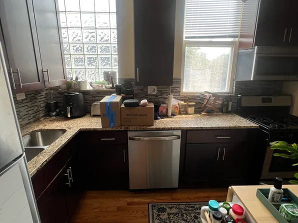 1452 W Huron St APT 1R, Chicago, IL 60642