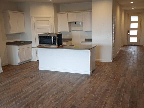 5th image of 520 W Lexington St