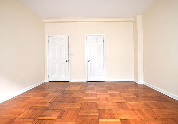 4th image of 55 W 55th St APT 3B