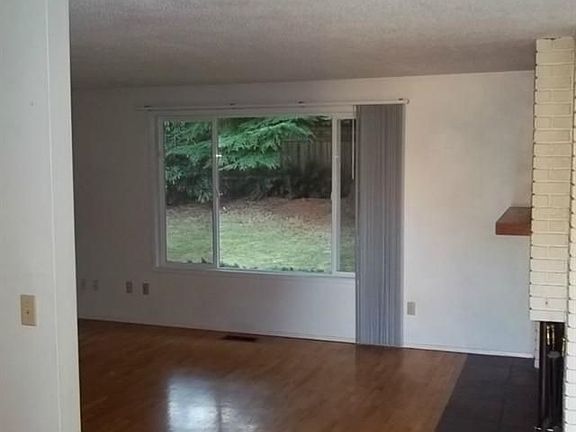 5th image of 1933 Parkwood Dr SE
