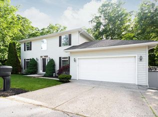 1122 Lakeview Dr, Borden, IN 47106