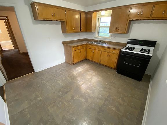 4th image of 10112 W Capitol Dr #B