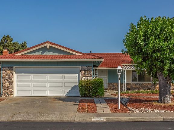 2nd image of 146 Carlsbad Circle