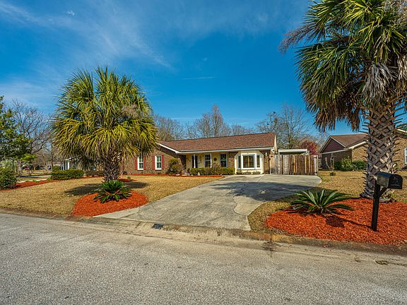 5th image of 413 Indian Dr