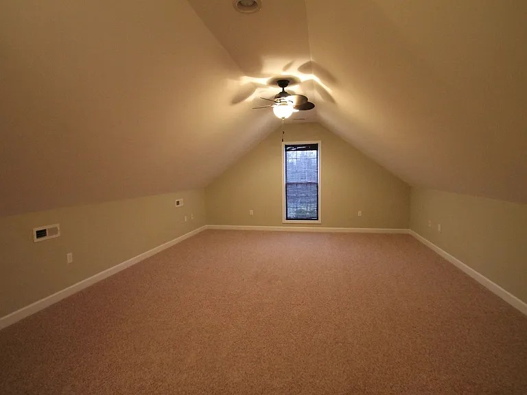 1830 Country Manor Ln — Photo 38
