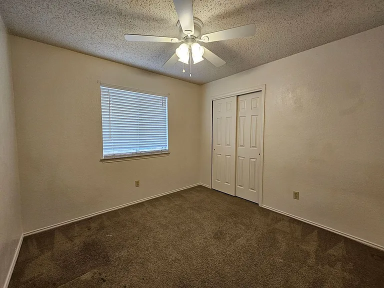 5101 Glennwood Dr — Photo 8