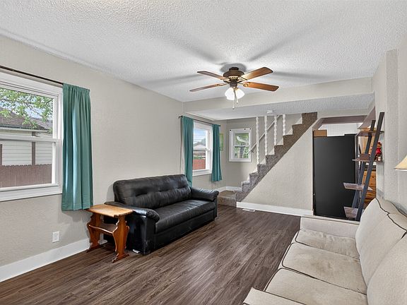 5th image of 208 8th St