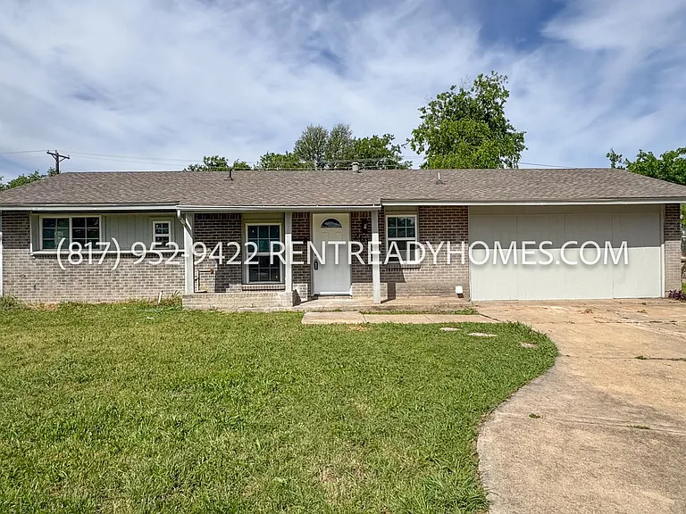 2613 Fairbrook St — Photo 3