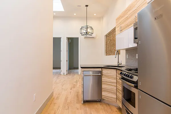 Rented by Nooklyn NYC LLC | media 39