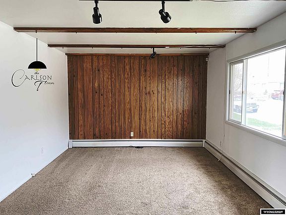 4th image of 309 Kinnikinnick Dr