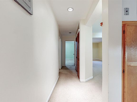 2nd image of 102-102 45th Rd #67-2R