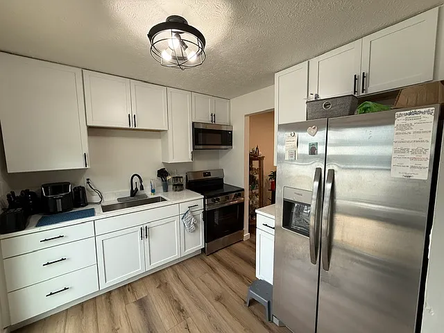 28 & 30 Vernon Ave #30D