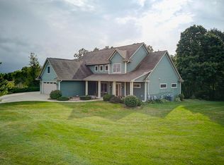 3271 Bay Hill Rd, Port Washington, WI 53074