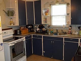 5th image of 306 Ash St