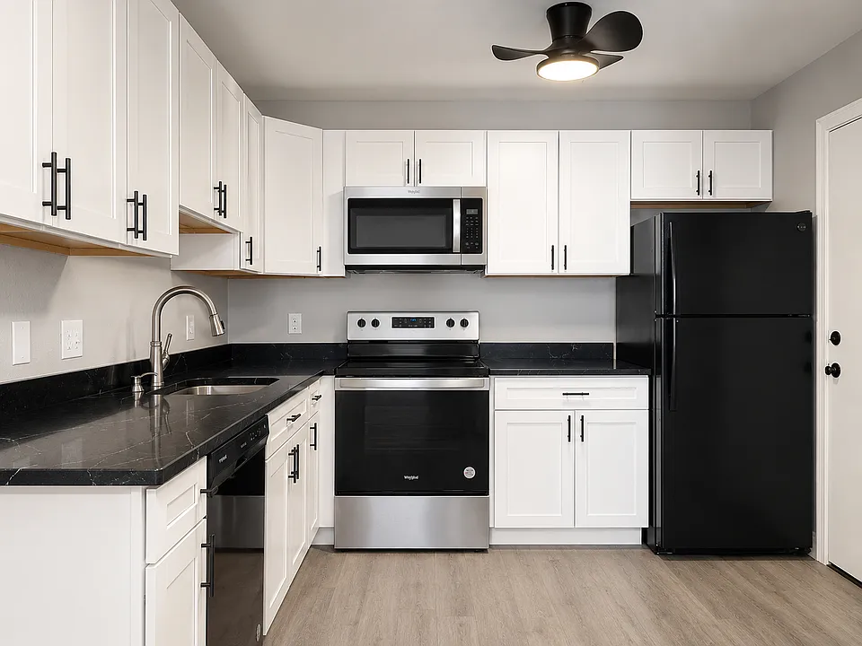 22 Irving St #15