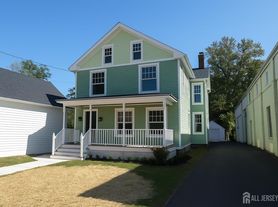 15 N Main St
