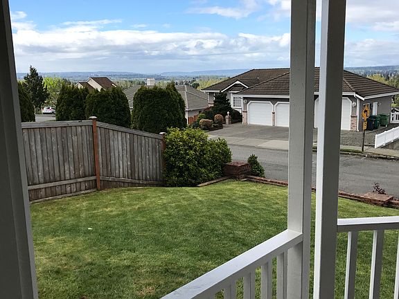 3rd image of 7607 75th Dr NE