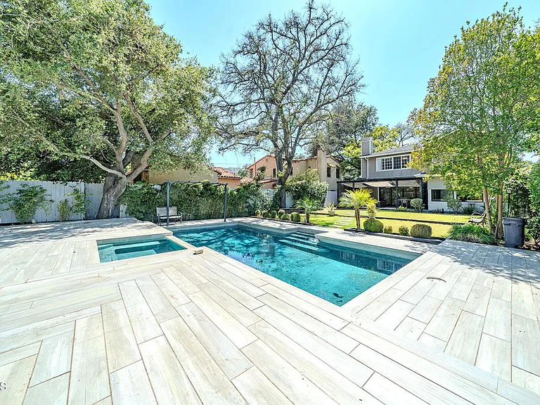 4330 Bel Aire Dr — Photo 47