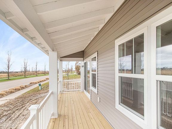 4th image of 6483 Green Ash Dr