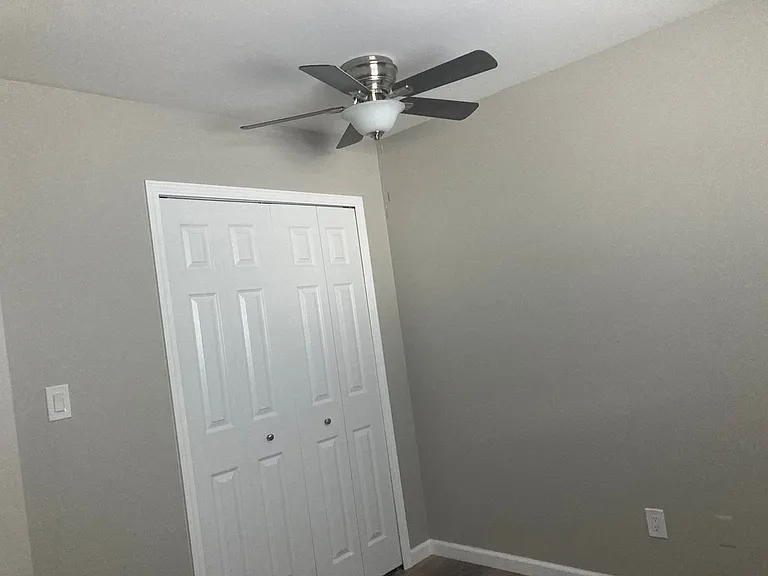 1121 Poplar St — Photo 13