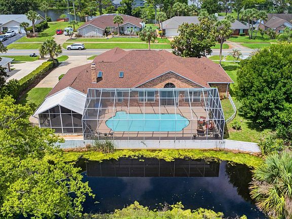 4th image of 766 Pelican Bay Dr