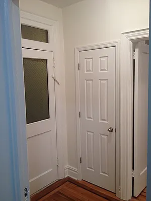 Rented by Metroline Realty | media 52