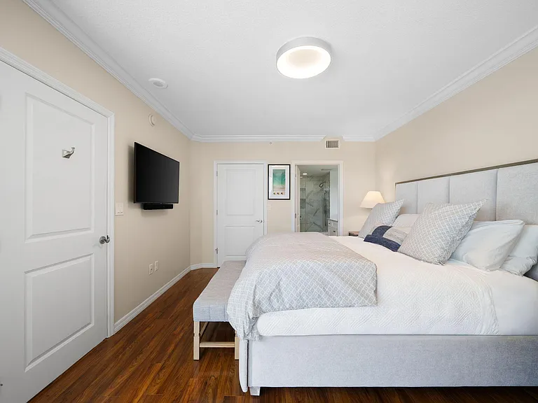 347 N New River Dr E #610 — Photo 18