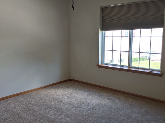 4th image of 1000 Duchess Dr Unit 7