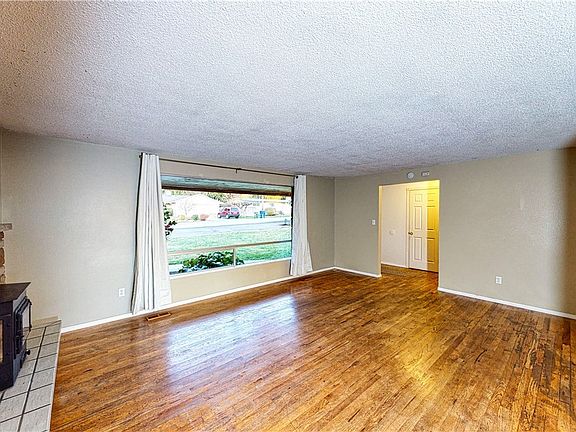 2nd image of 7400 69th Ave NE