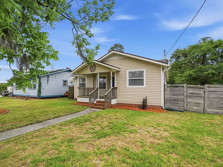 509 Murray Dr — Photo 5