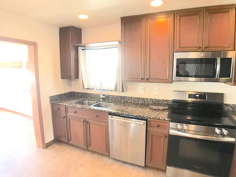 3621 Candlelight Dr NE — Photo 15