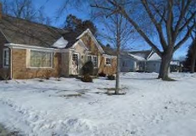 5th image of 842 Superior Ave