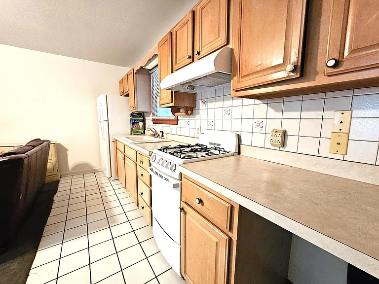 7535B Carmen Ct — Photo 8