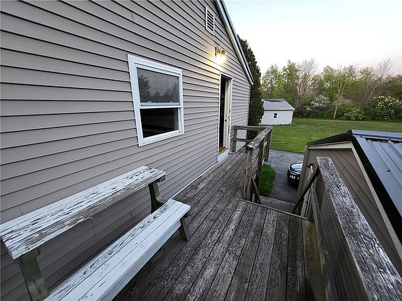 4th image of 3973 North Ave #1