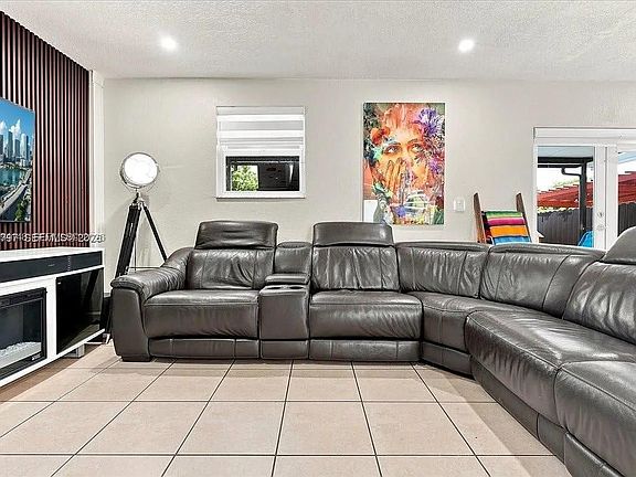 4th image of 13617 SW 264th Ter