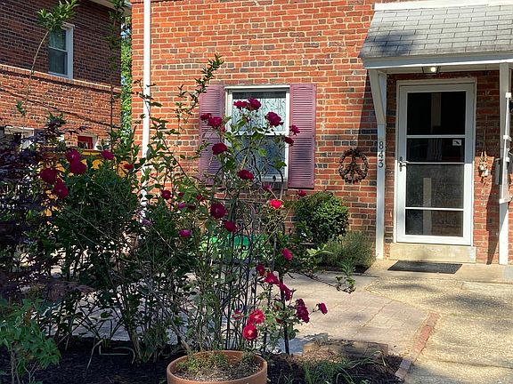 Front patio at front door
