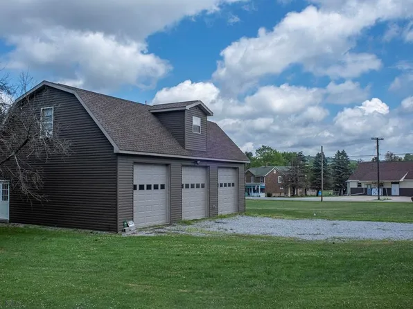 54 Club Ln, Madera, PA 16661