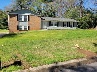 463 Rock Meadow Dr, Stone Mountain, GA 30088