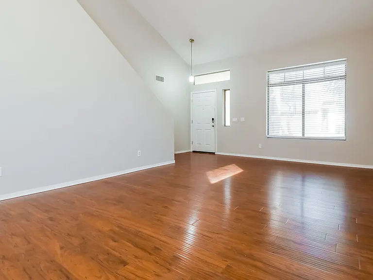 3802 N 104th Ave — Photo 5