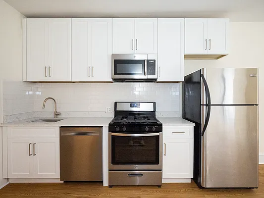 Rented by City Connections Realty | media 10