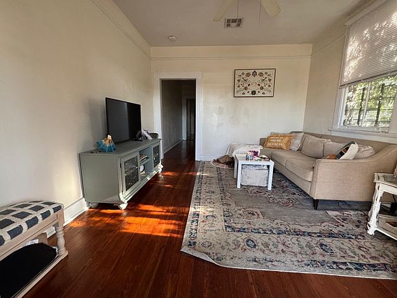 3rd image of 5517 Freret St