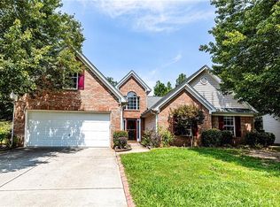 4011 Oak Crossing Dr, Suwanee, GA